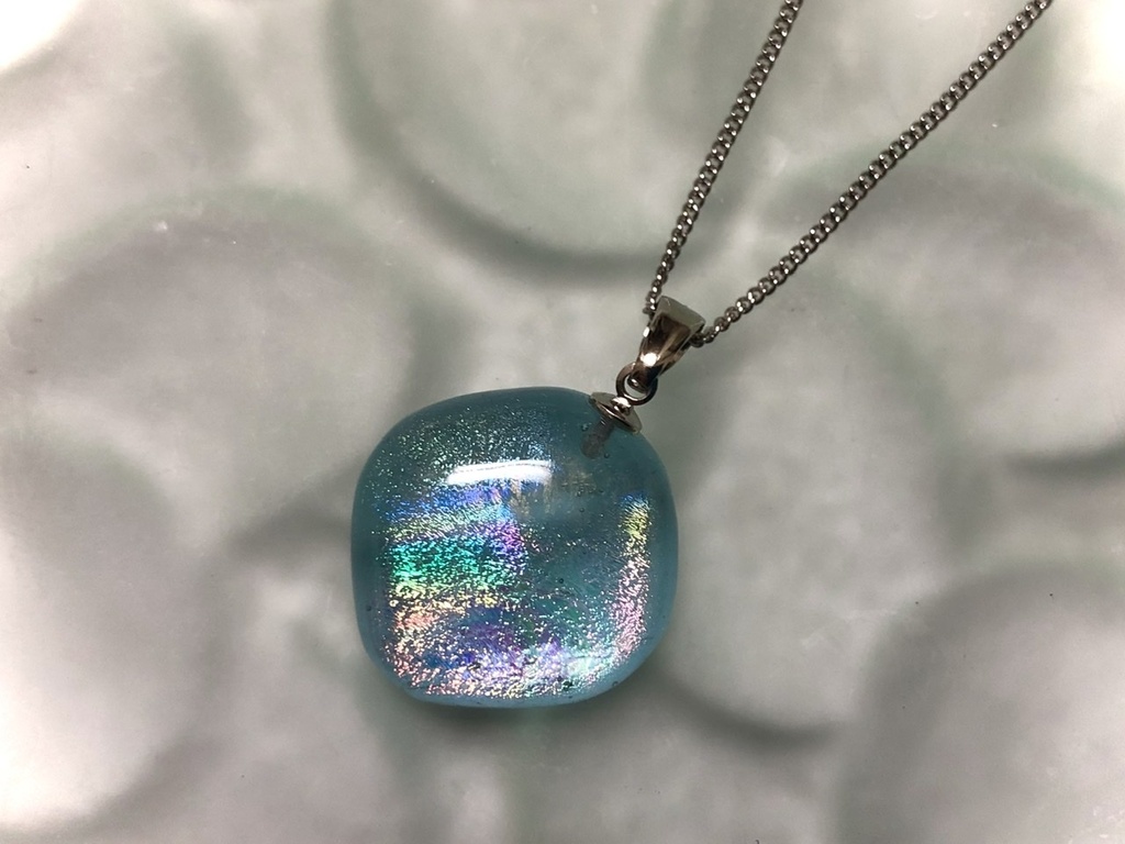 カラーチェンジ ラベンダー ペンダント