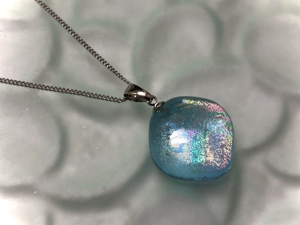 カラーチェンジ ラベンダー ペンダント