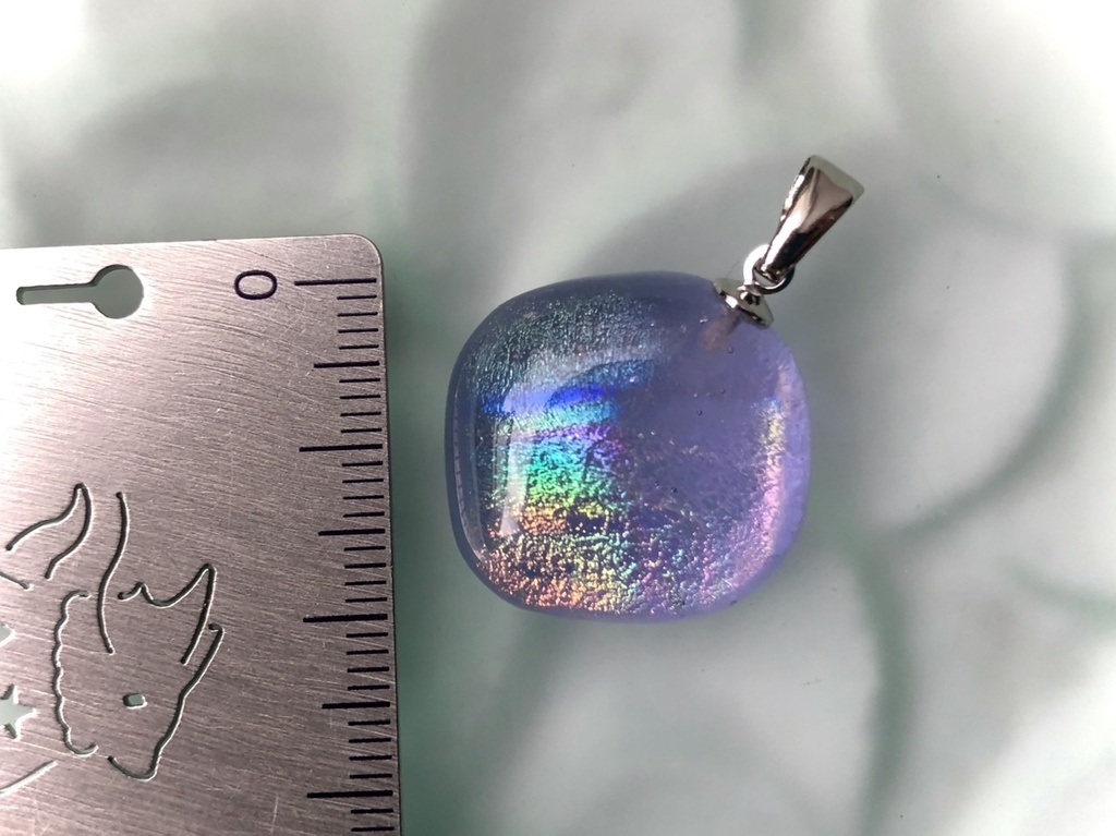 カラーチェンジ ラベンダー ペンダント