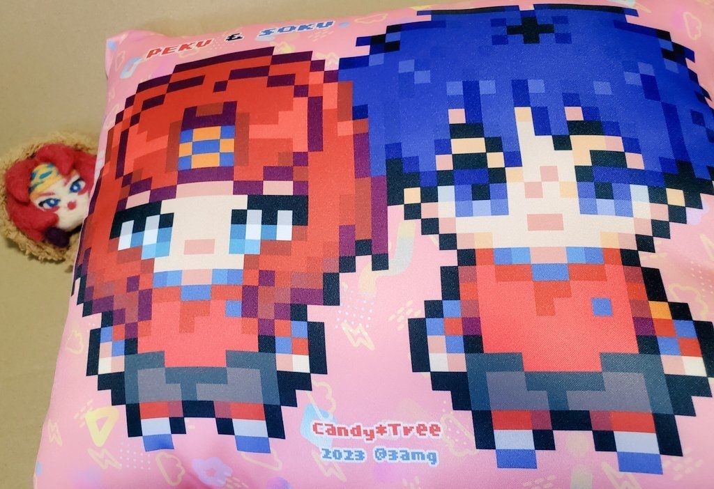 ペク&ソク でかクッションとプラコップ