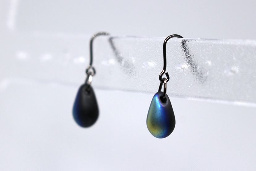 祈手ピアス/イヤリング