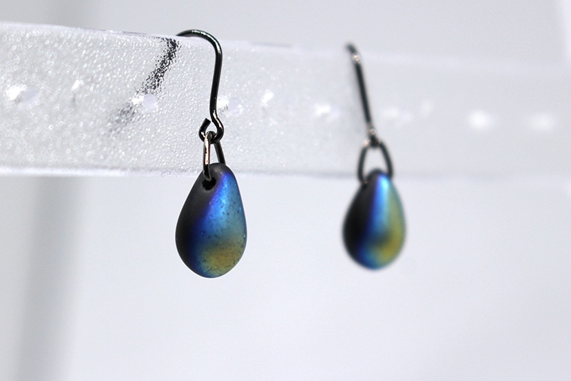 祈手ピアス/イヤリング