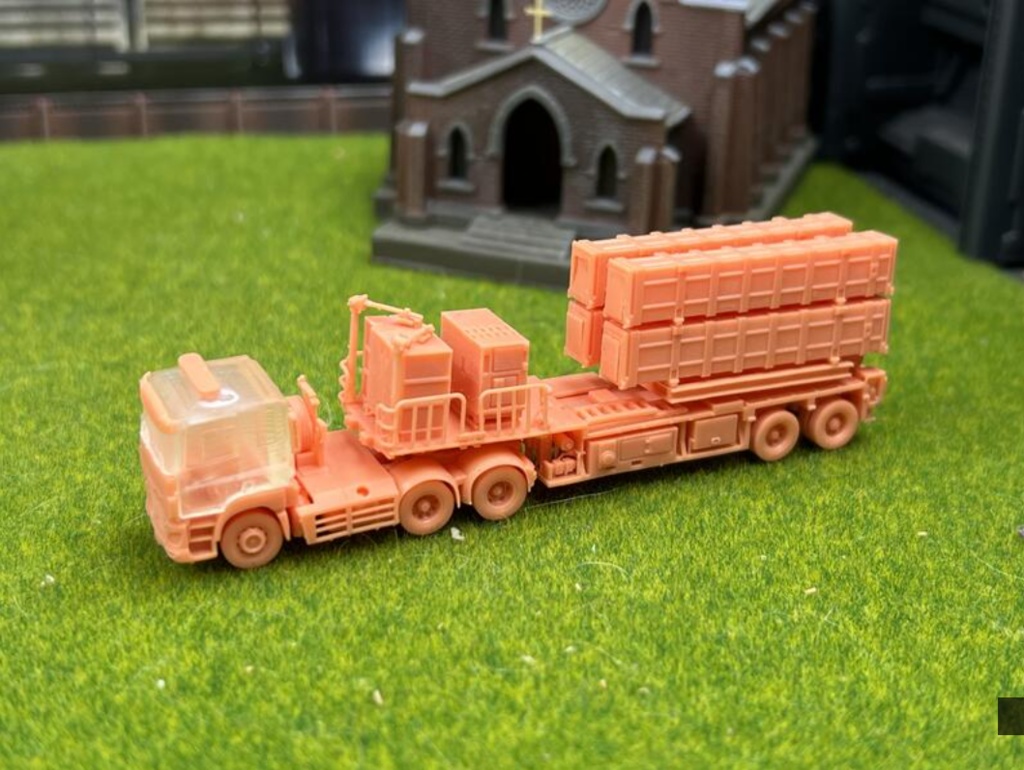 NO.1379 1/144 Hsiung Feng II 地対艦ミサイル発射機