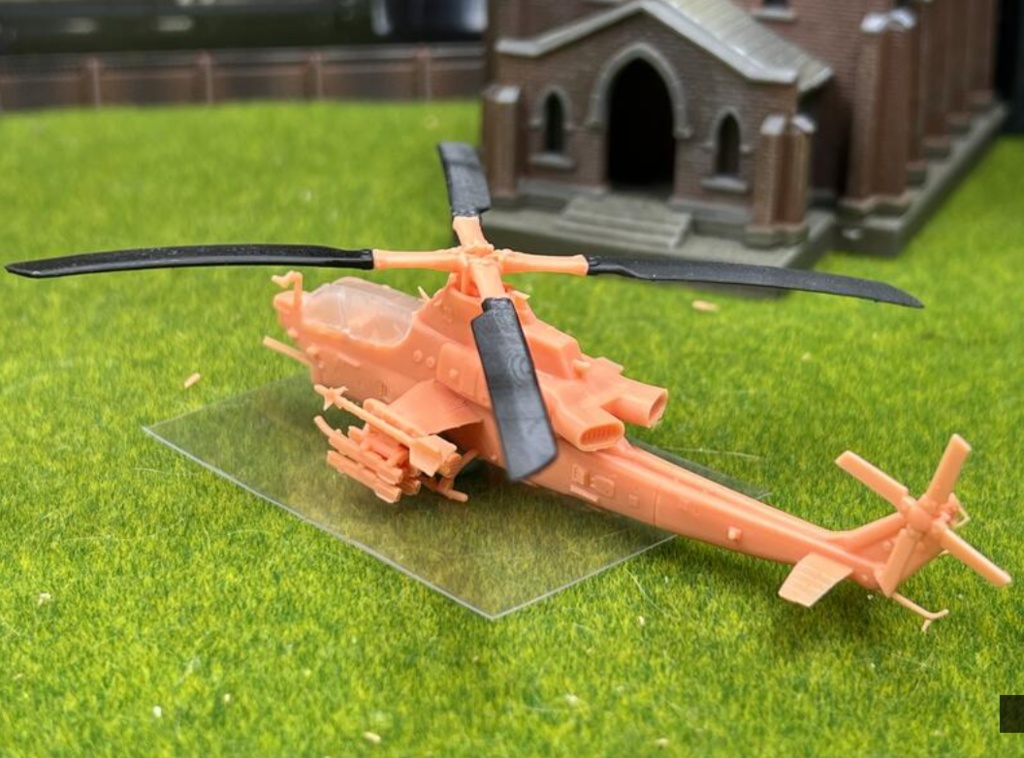 NO.1383 1/144 AH-1Z Viper 攻撃ヘリコプター