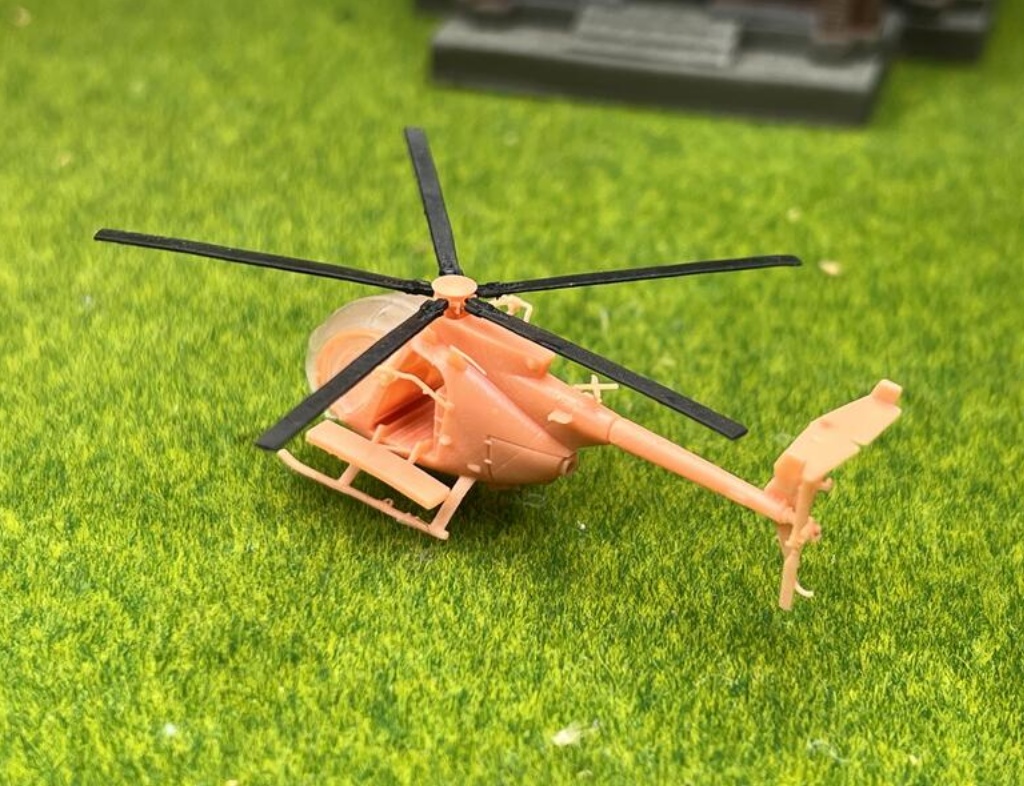 1336 1/144 MH-6 Little Bird ヘリコプター