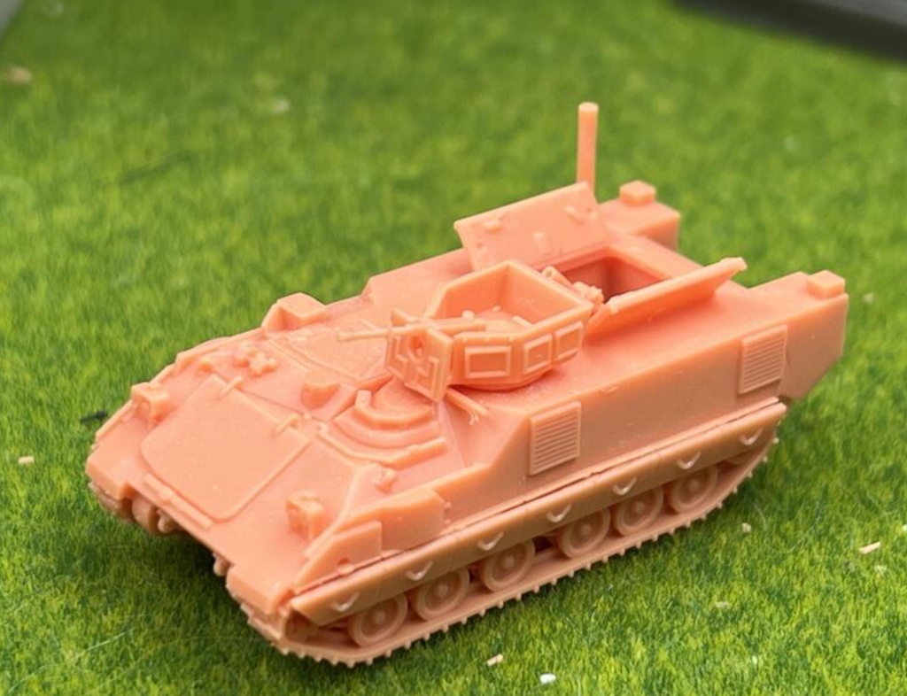 NO.1409 1/144 AMPV 装甲戦闘車両