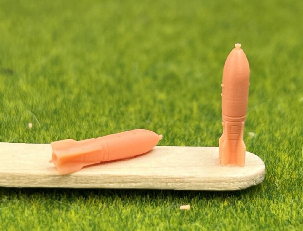 NO.1401 1/144 MK-117 + MAU-103 爆弾 12枚