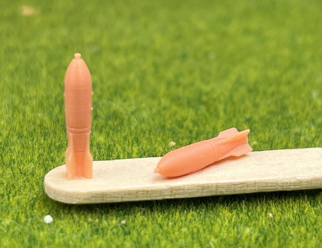 NO.1401 1/144 MK-117 + MAU-103 爆弾 12枚