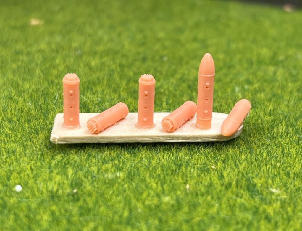 1398 1/144 LAU-3/A rocket launcher