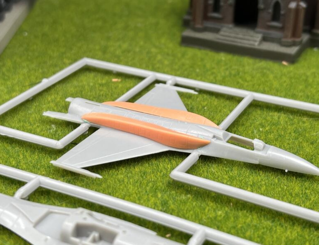 1396 1/144 F-16 CFT コンフォーマル・フューエル・タンク