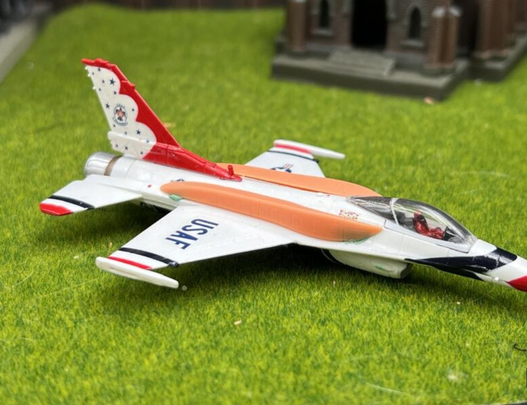 1396 1/144 F-16 CFT コンフォーマル・フューエル・タンク