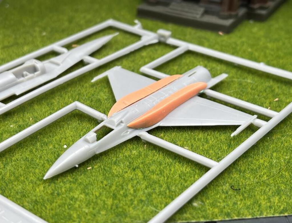 1396 1/144 F-16 CFT コンフォーマル・フューエル・タンク