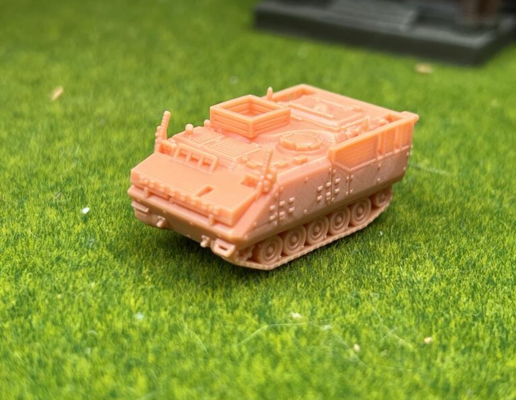 1357 1/144 YPR-765-23 PRGWT 装甲救急車 後期型