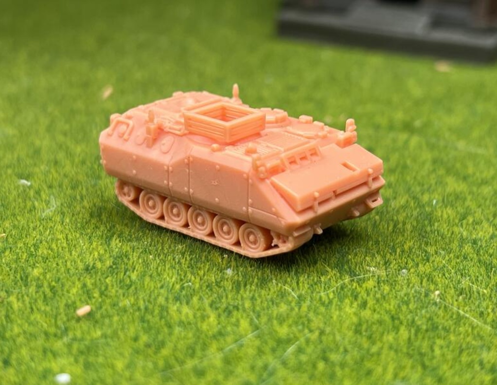 1356 1/144 YPR-765-23 PRGWT 装甲救急車 前期型