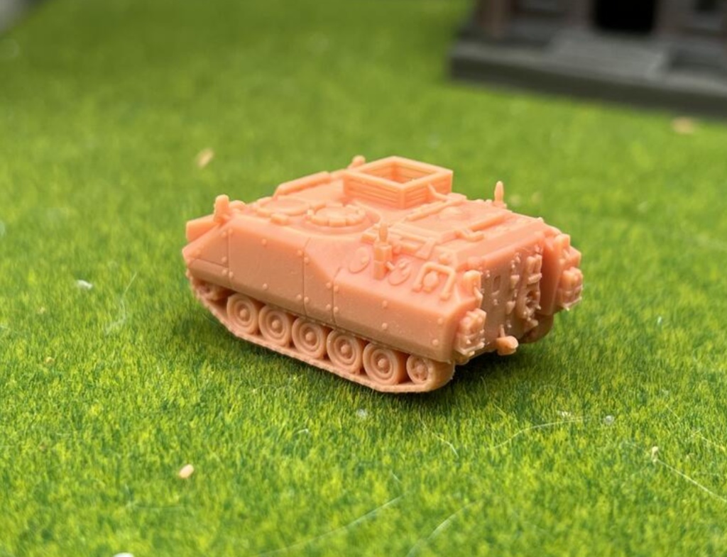 1356 1/144 YPR-765-23 PRGWT 装甲救急車 前期型