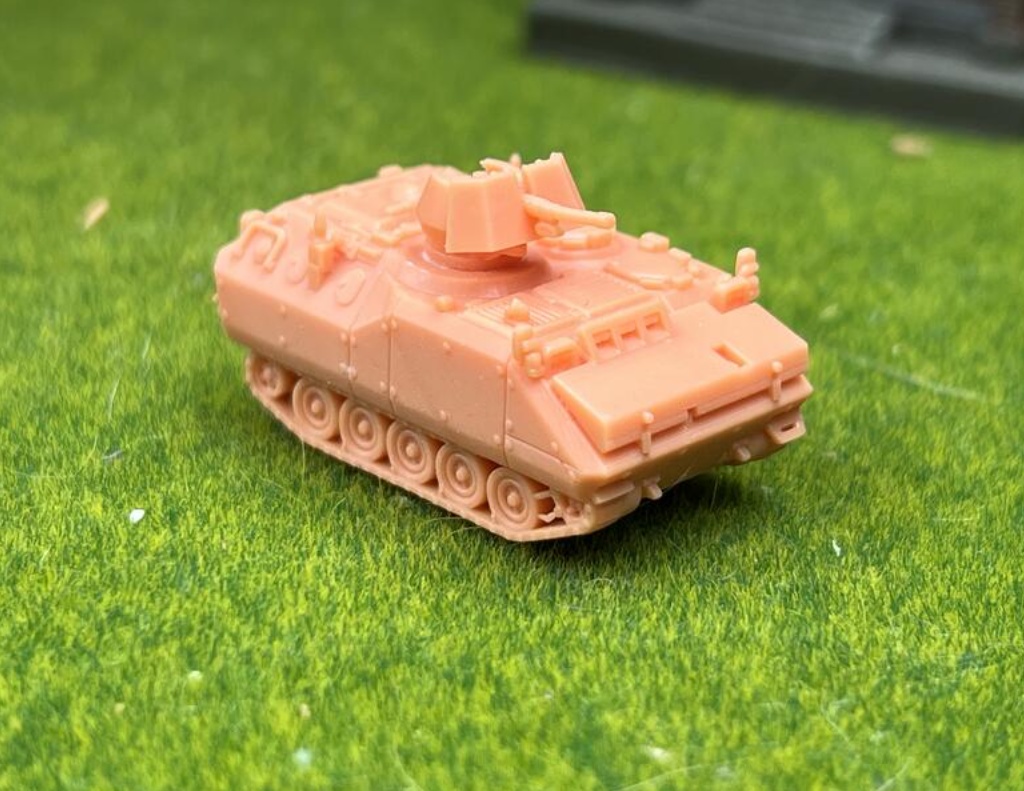 1354 1/144 YPR-765 PRI .50機銃 前期型 歩兵戦闘車