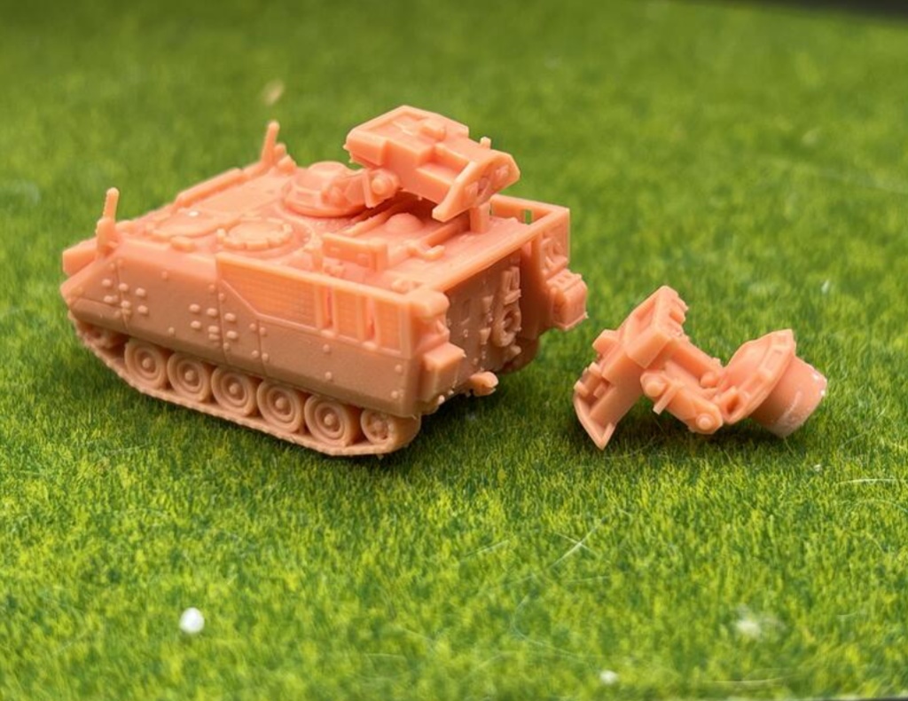 1348 1/144 YPR-765 PRAT 後期型 歩兵戦闘車