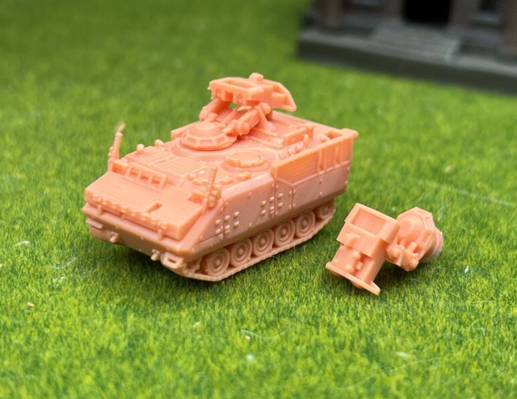 1348 1/144 YPR-765 PRAT 後期型 歩兵戦闘車