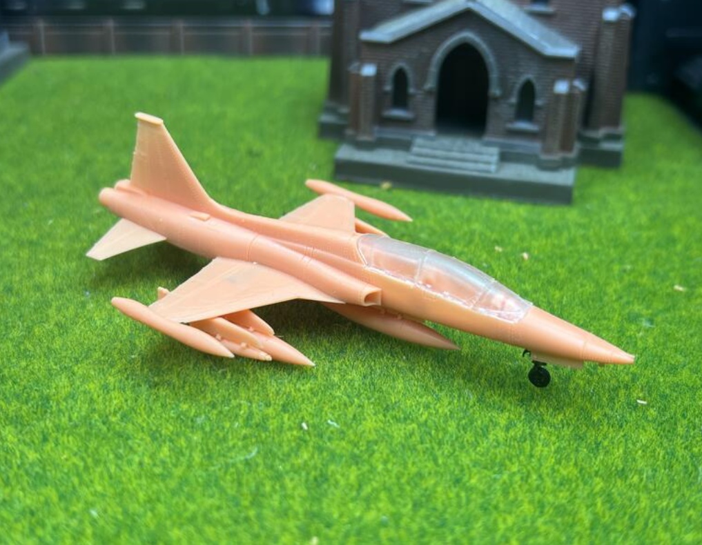 1/144 F-5B フリーダム・ファイター