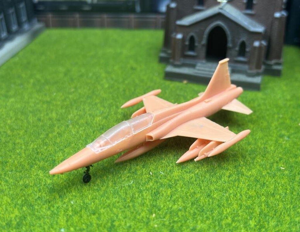 1/144 F-5B フリーダム・ファイター