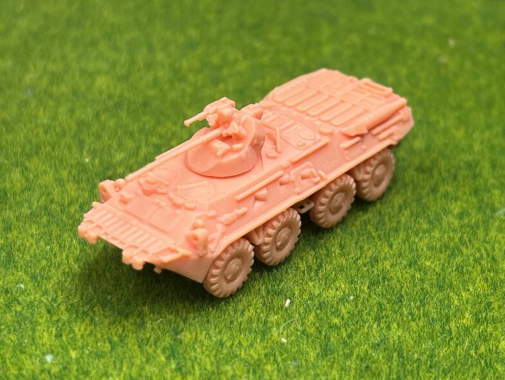 1235 1/144 BTR-80A 装甲車 後期型