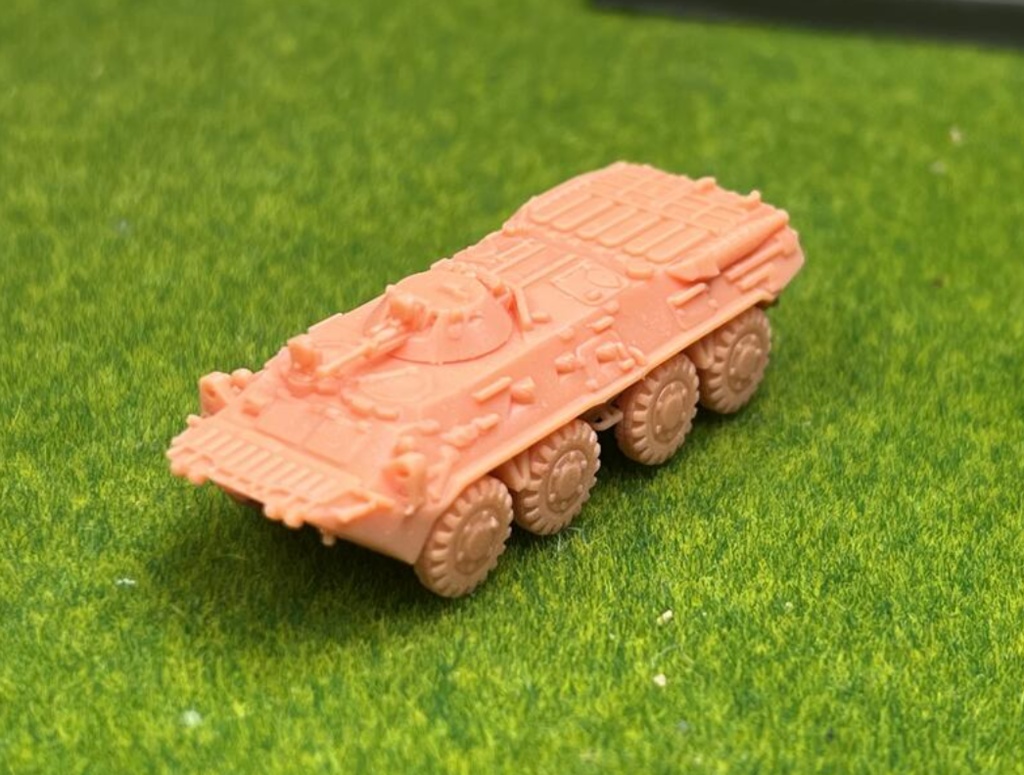 1230 1/144 BTR-80 IR 装甲車