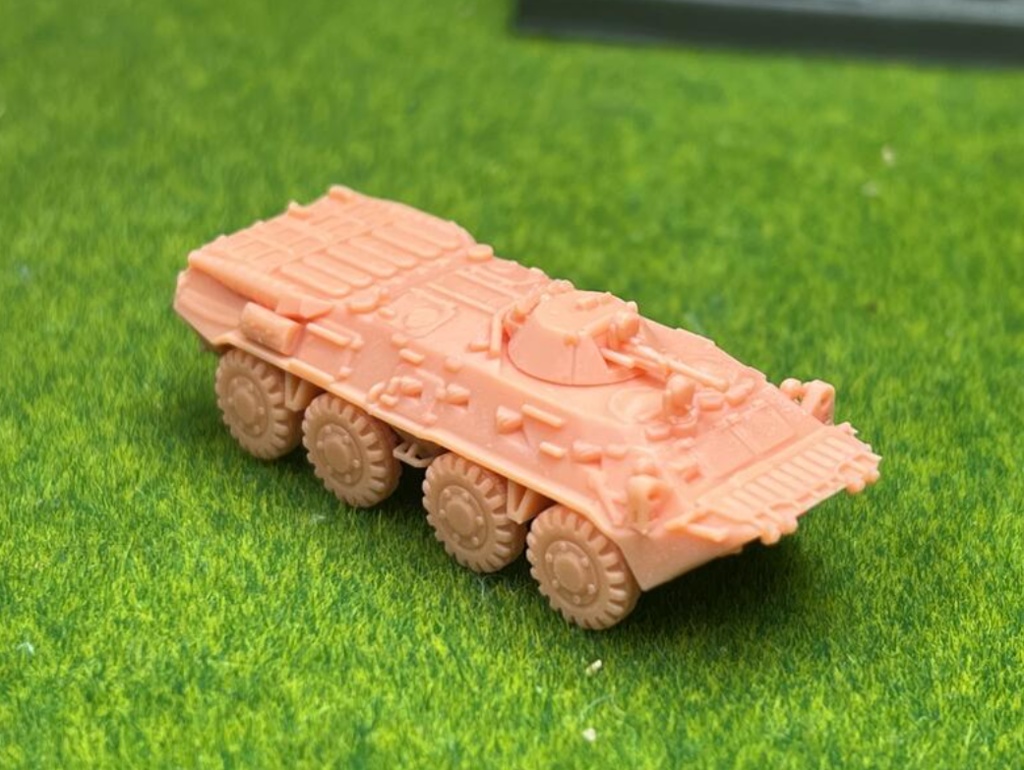 1230 1/144 BTR-80 IR 装甲車