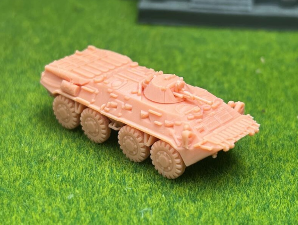 1229 1/144 BTR-80 装甲車