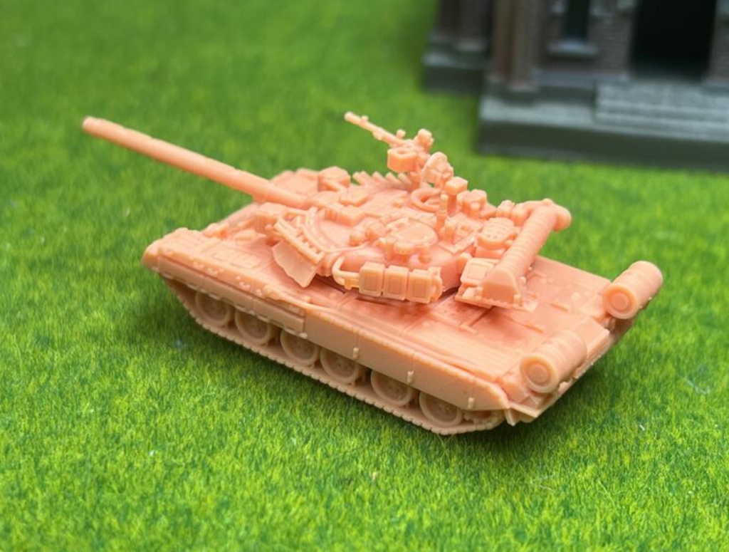1228 1/144 T-80 UK