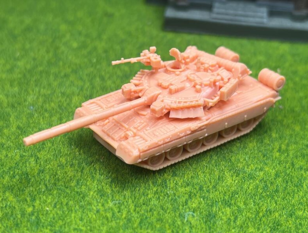 1228 1/144 T-80 UK