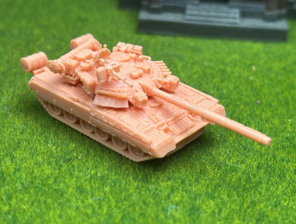 1228 1/144 T-80 UK