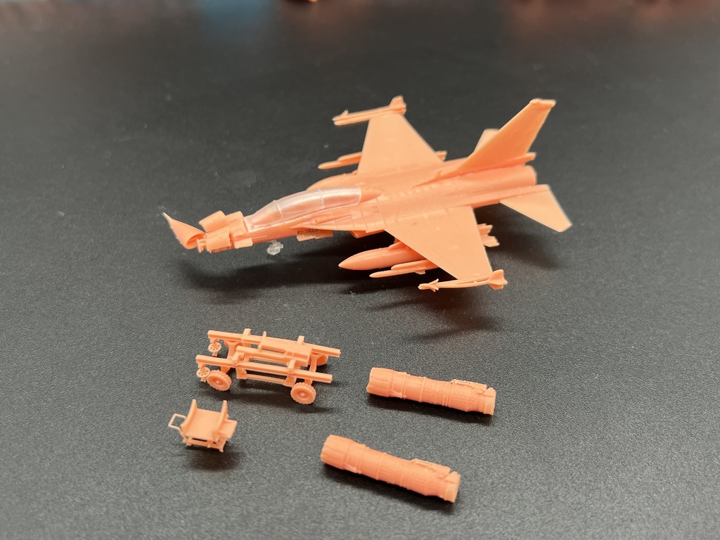 1/144 F-CK-1D チンクォ 複座型戦闘機 維修狀態 含む水転写デカール