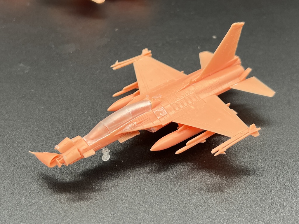 1/144 F-CK-1D チンクォ 複座型戦闘機 維修狀態 含む水転写デカール