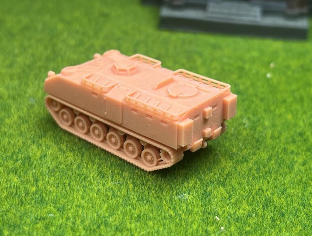 1223 1/144 m44 APC 装甲車