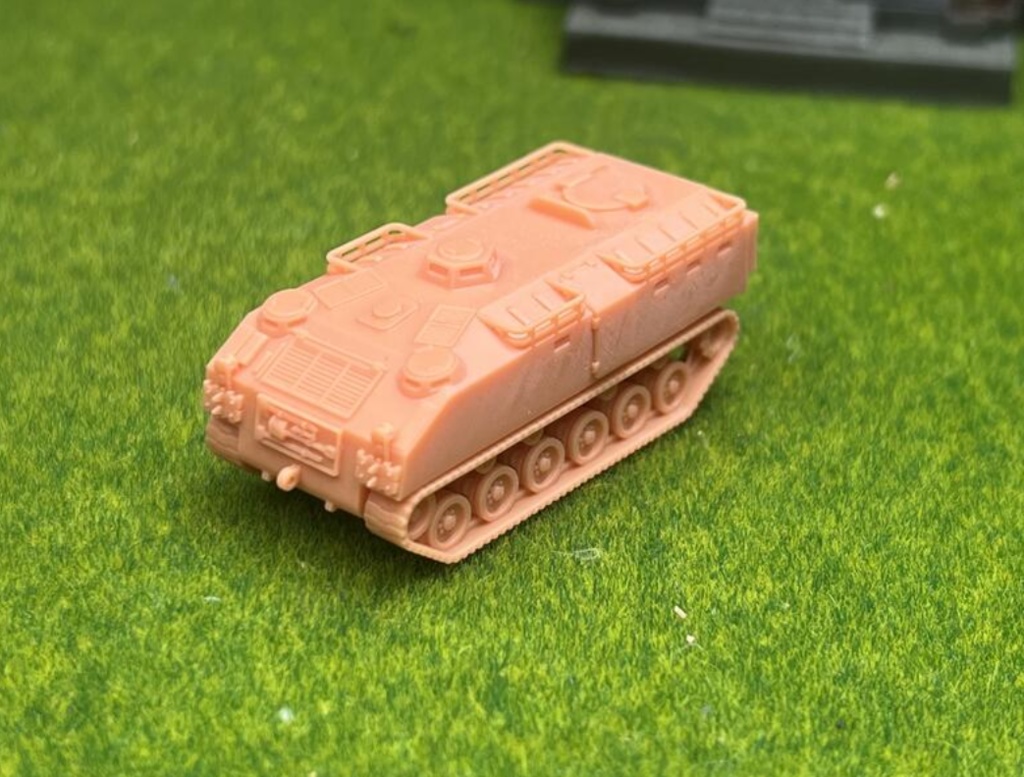 1223 1/144 m44 APC 装甲車