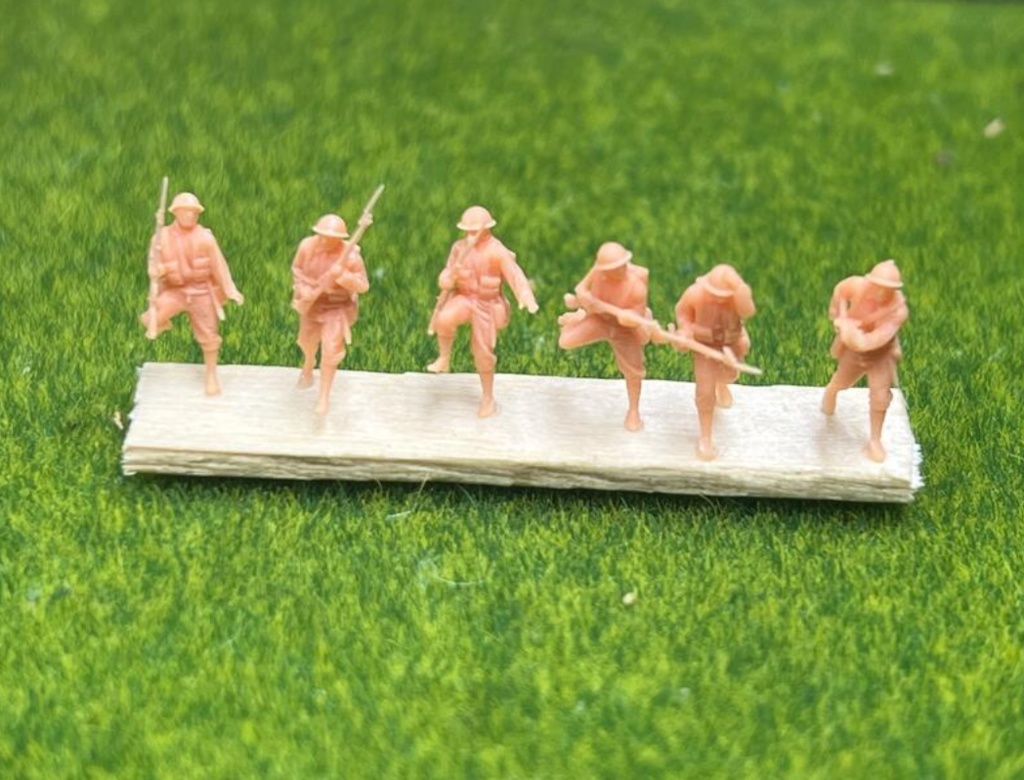 1210 1/144 第一次世界大戦 イギリス歩兵 1916 03 進攻中の兵士