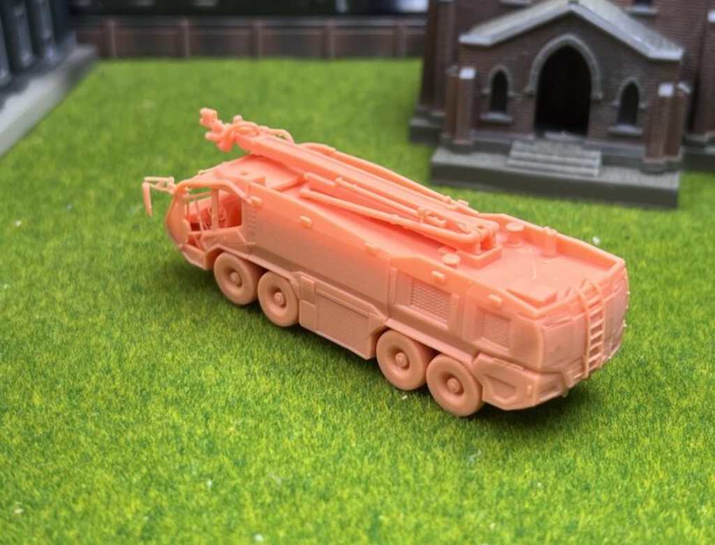 1165 1/144 Panther 8x8 Fire Truck 空港消防車 新型