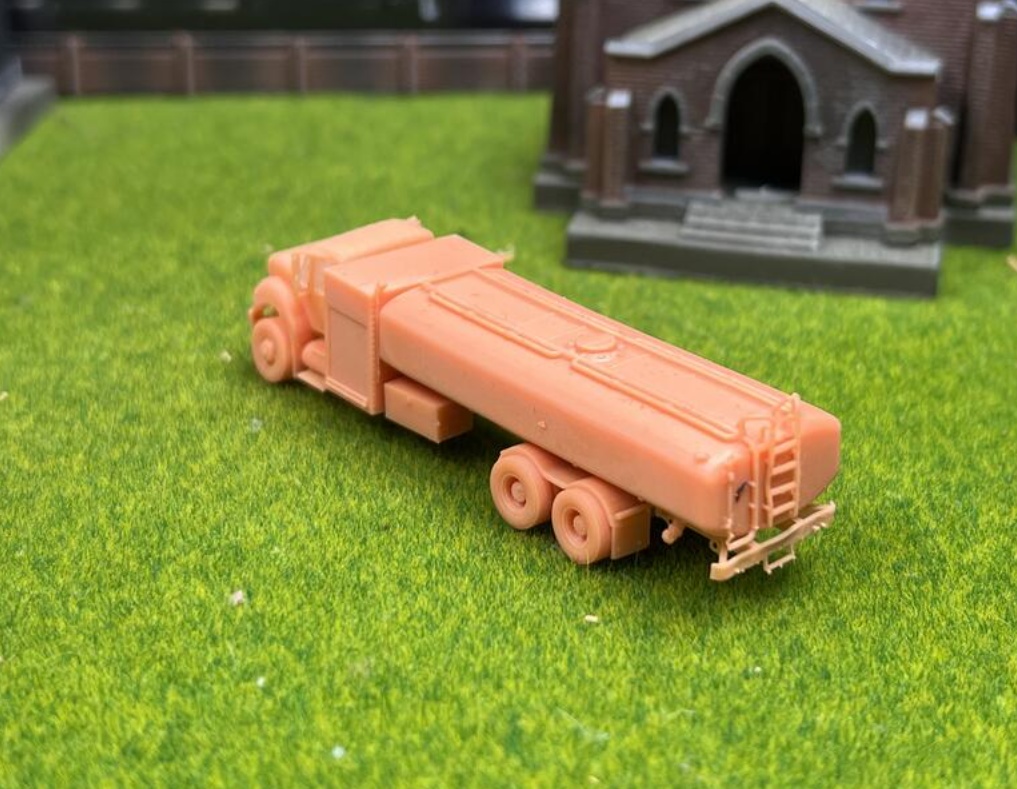 1111 1/144 R-11 給油車