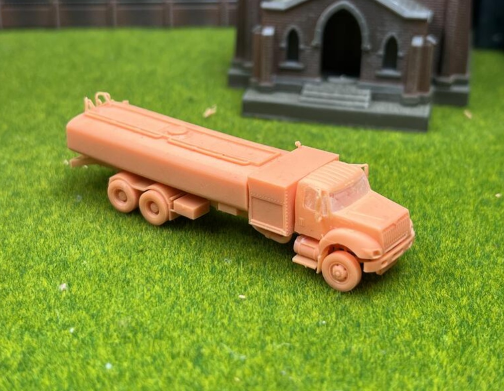 1111 1/144 R-11 給油車