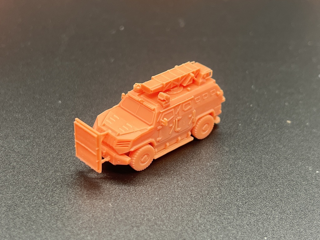 1550 1/144 DAPC-2 4X4 装甲車