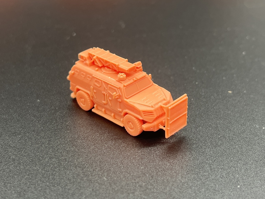 1550 1/144 DAPC-2 4X4 装甲車