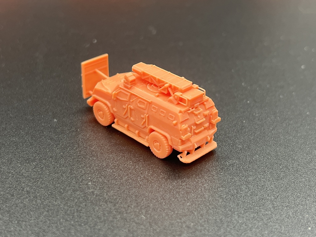 1550 1/144 DAPC-2 4X4 装甲車