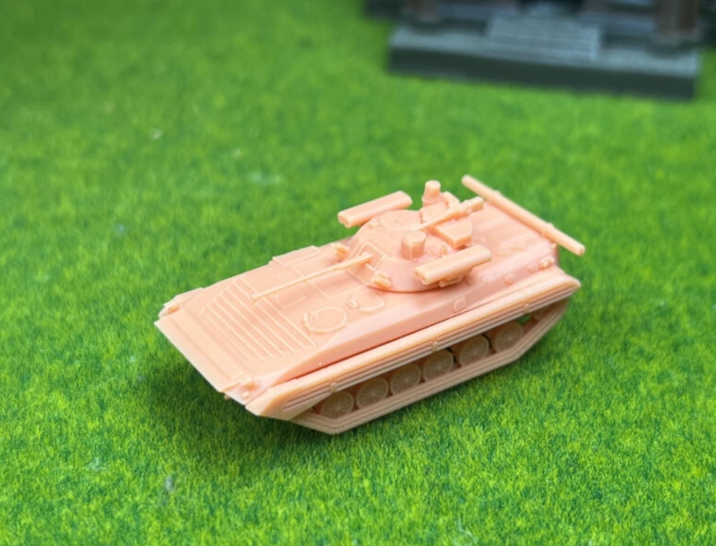 1075 1/144 BMP-2M 歩兵戦闘車