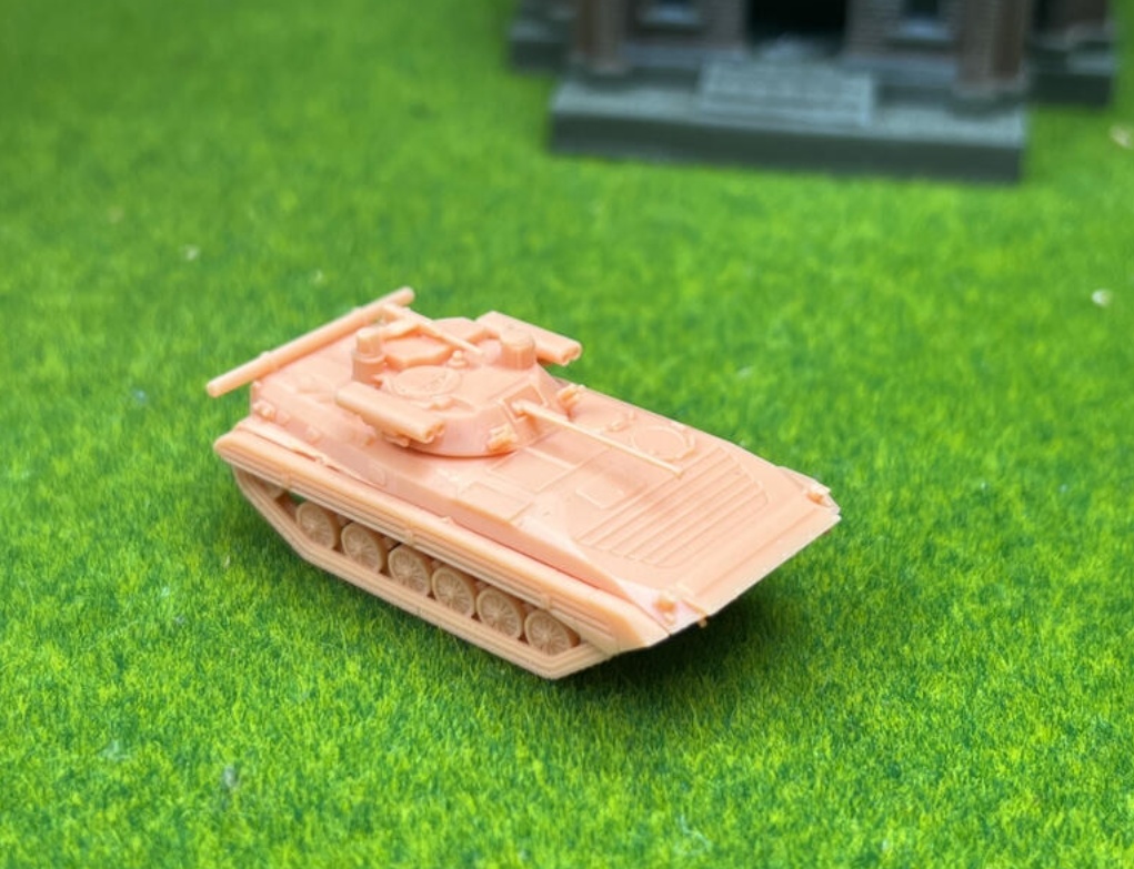 1075 1/144 BMP-2M 歩兵戦闘車
