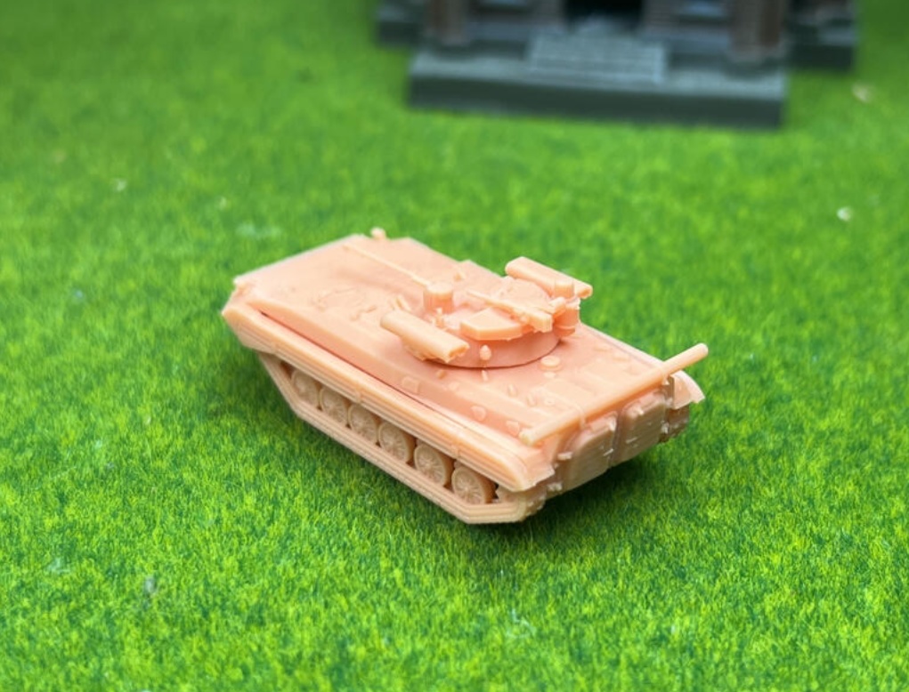 1075 1/144 BMP-2M 歩兵戦闘車