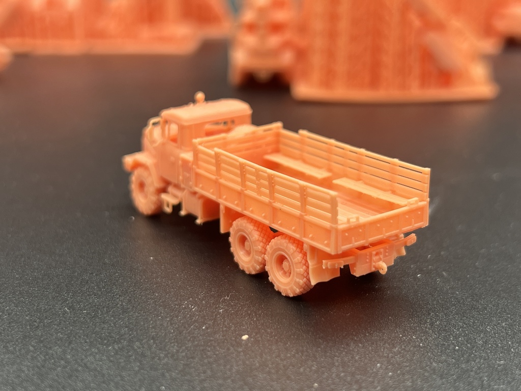 1561 1/144 KRAZ 6322 FLATBED TRUCK 01