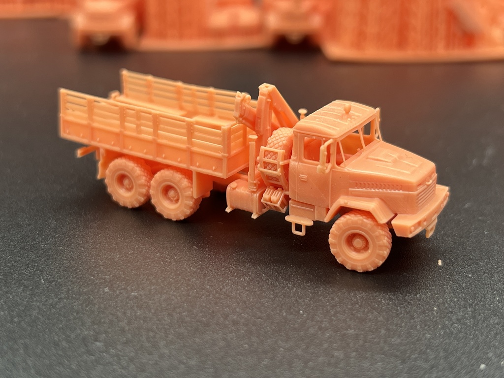 1564 1/144 KRAZ 6322 MASTER 01