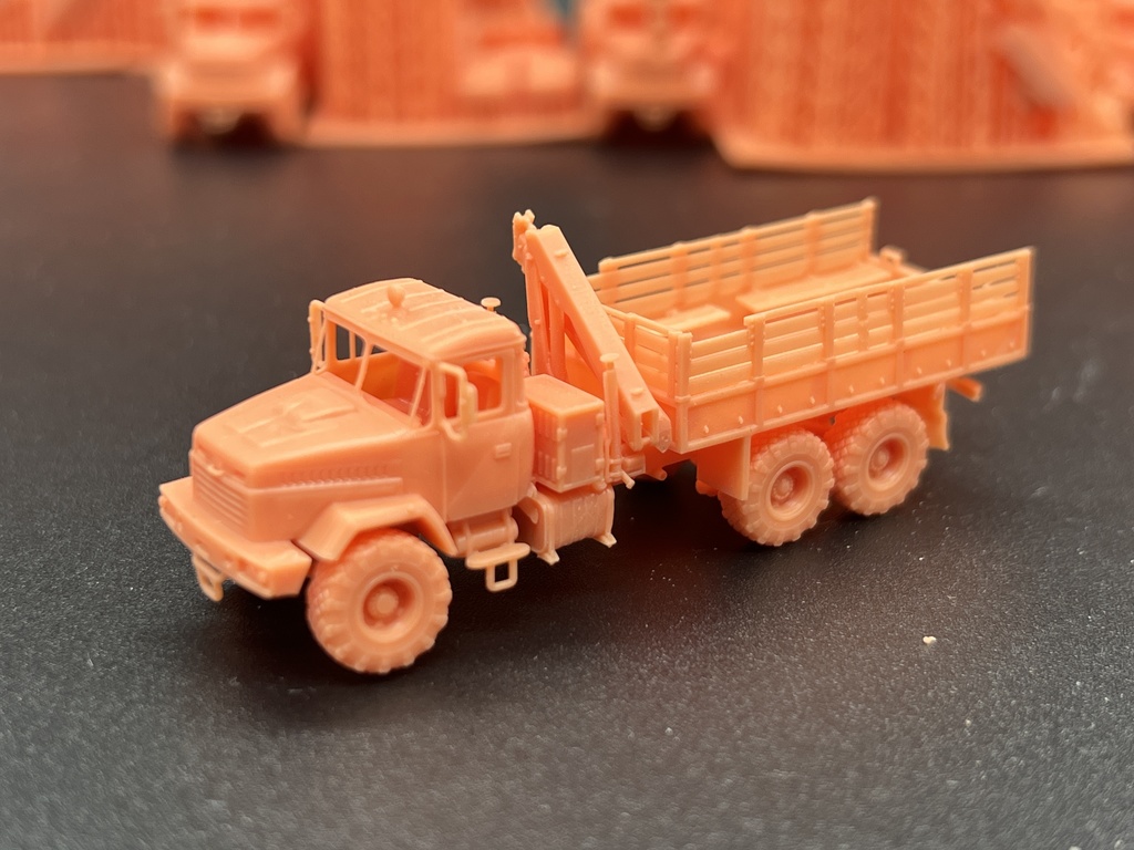 1564 1/144 KRAZ 6322 MASTER 01