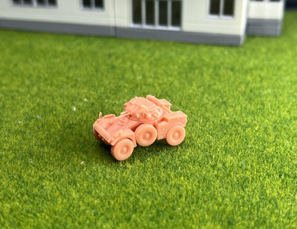 1017 1/144 AML-60 装甲車