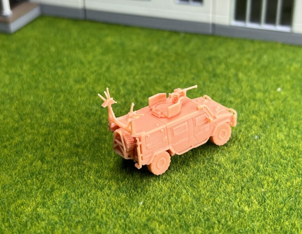 991 1/144 Iveco LMV 4x4 装甲車